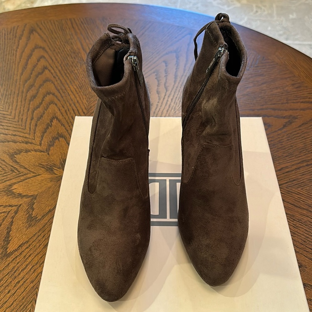 Ivanka Trump Sharon Ankle Boots, size 8, brown